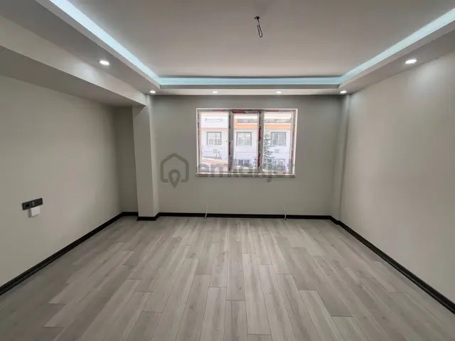 Battalgazi'de Kat Konumunda Sıfır 3+1 Kilerli Satılık Daire !! 3