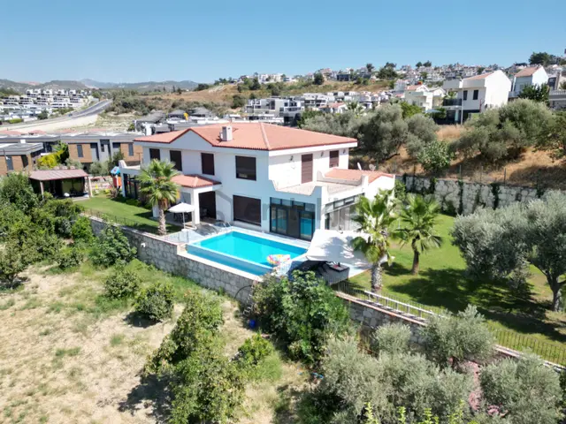 Panaromık Manzara-özel Havuz/otopark-hamam-sauna-fıtness-jakuzı-2500 M2 Bahçe-lüx-tamamı Müstakil 3