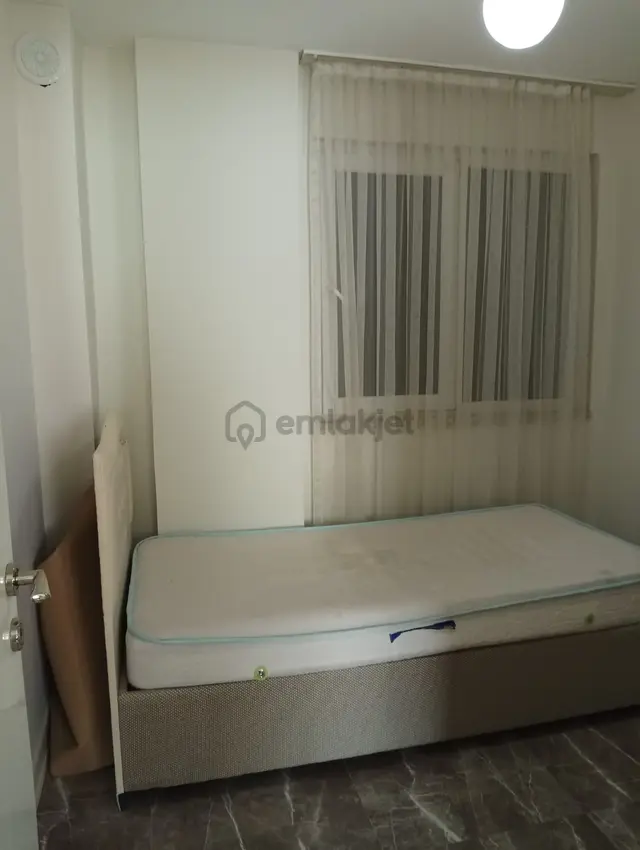 Kaan Emlaktan Zeytinköyde Üniversite Yakını Temiz Apart 4