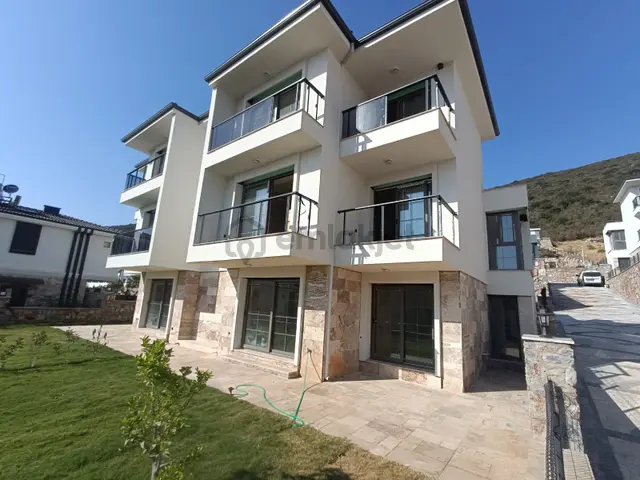 Didim Akbük'te Havuzlu Sitede Sıfır 2+1 Daire 2
