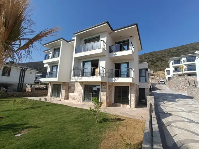 Didim Akbük'te Havuzlu Sitede Sıfır 2+1 Daire 3