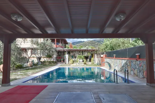 Altınoluk'ta 1400 M2 Arsa İçinde Satılık Villa5 4