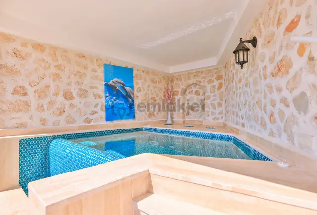 Kalkan Komurlukte Eşsiz Manzaralı Lüks Villa – Yatırım Fırsatı 3