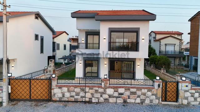 Aydın Didim Altınkum Yeşilkent Yolu 5+1 Satılık Villa 4