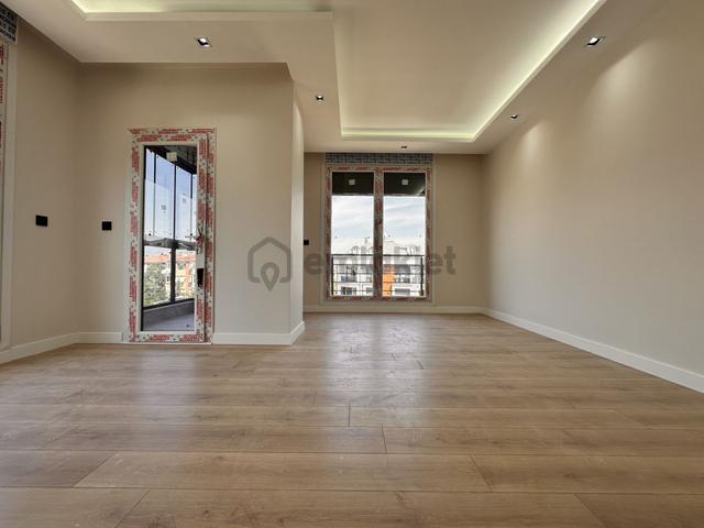 Next House'dan Bahçelievler Merkezde Köşe Konumlu, Sıfır, 5+2 4