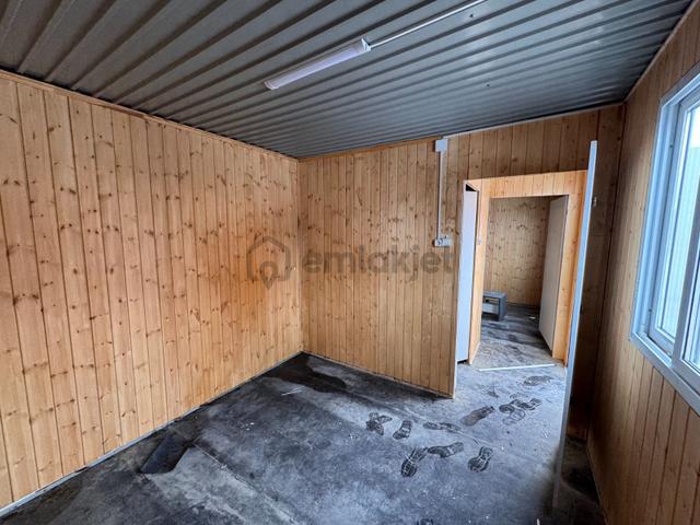 İçi 1.sınıf Çam Lambriden Dışı Yalıtımlı Sandviç Panelden İmal Edilmiş 21m2 2oda Wc+lv+duş Konteyner 3
