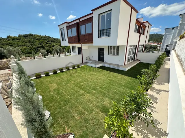Seferihisar Doganbey Payamlı'da Satılık Sıfır Bahçeli 2+1 Villa 1