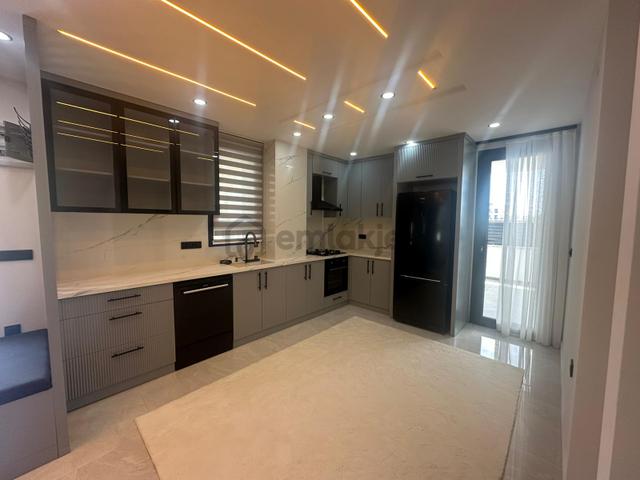 Didimde 4+1 Ayrı Mutfaklı Sıfır Yapılı Villa 2
