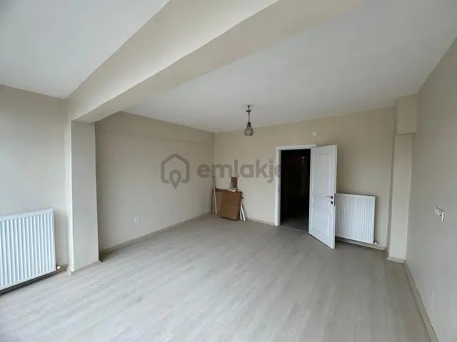 Sarıyer Merkez'de Sahile Yürüme Mesafesinde 2+1 Balkonlu Daire 5