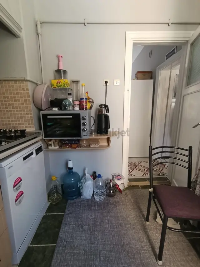 Yenimahallede Satılık 2+1 Ara Kat Daire 3