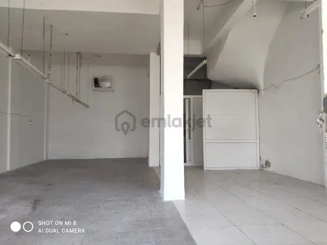 Zerek Petrol Yakını Satılık 90m2 İşyeri Zerek Petrol Yakını Satılık 90m2 İşyeri