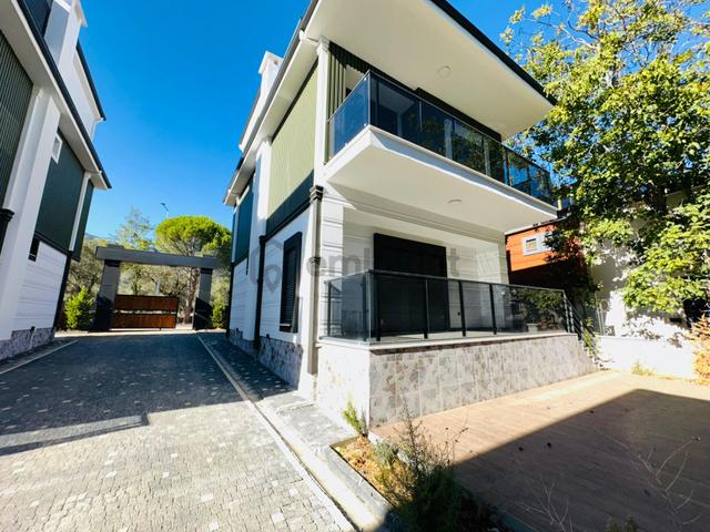 Güre De 3+1 Lüx Satılık Villa 1