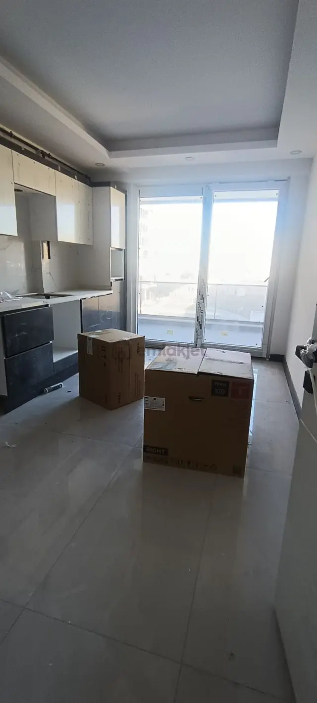 Hürriyette Ara Katta Site İçerisinde 2+1 Satılık Fırsat Daire 2
