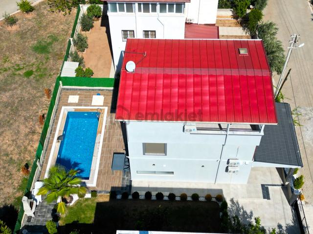 İzmir Seferihisar Doğanbey De Satılık Müstakil Havuzlu Yazlık 4+1 5