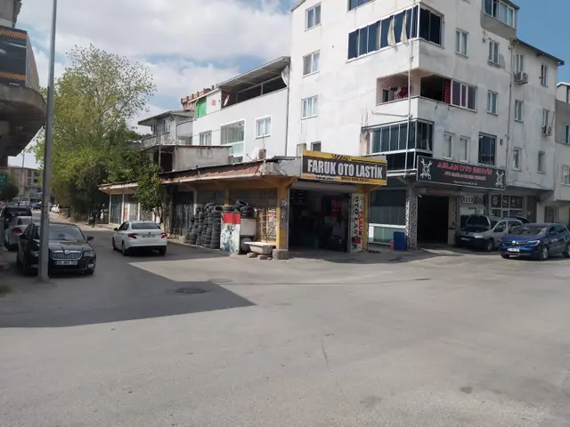 Bursa Osmangazi Güneştepe 4 Yol Agzında Devren Oto Lastik Dükkanı 1