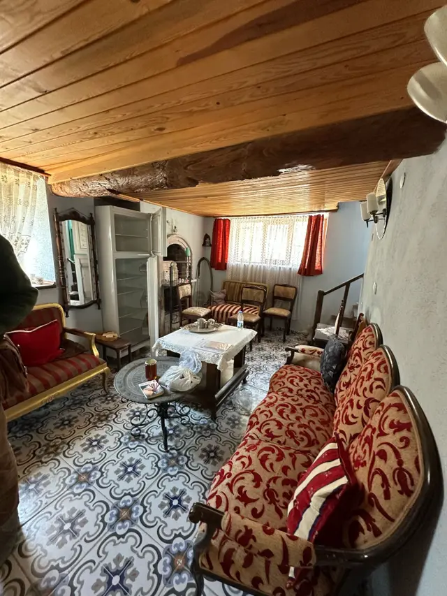 Premar Ayvada'dan Ayvalık Merkez'de Avlulu 2 Katlı 2+1 Kagir Ev 3