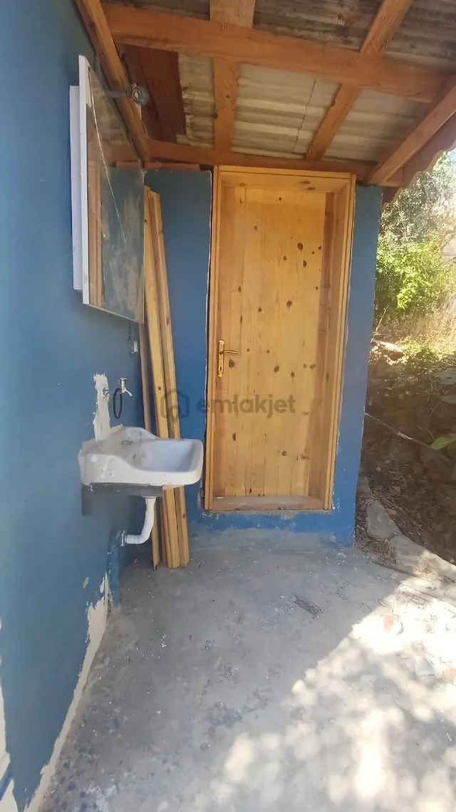 Aydıncık Sipahilde Satılık Bahçeli Ev 5