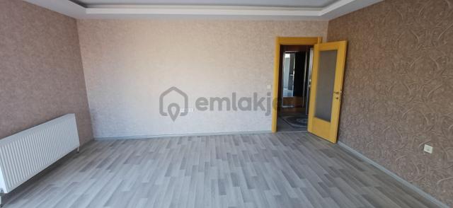 Kırkkonaklar Da Hiç Oturulmamış Katta 145 M2 Çift Banyolu 3+1 Satılık Daire 3
