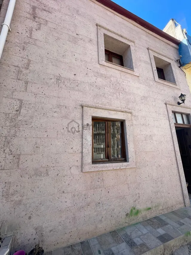 Ayvada'dan Ayvalık Merkez'de Deniz Manzaralı 2 Katlı 2+1 Taş Ru Evi 3