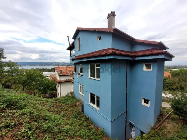 Muhteşem Sapanca Gölü Manzaralı Site İçinde Villa... 3