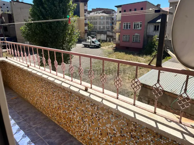 Atılım Gold Emlaktan Erzurum Mahallebaşında 2+1 Kiralık Daire 2