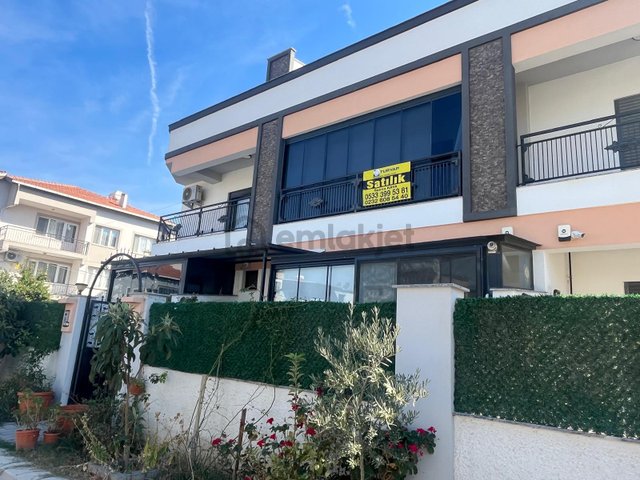 Menderes Turyap'tan Kemalpaşa Mh. 3+1 Satılık Triplex Villa