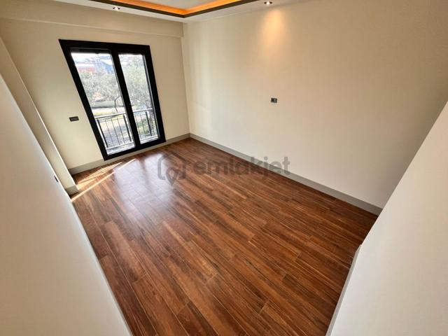 Parstan Zeytinlide Lüks Tasarım Bahçeli Ayrı Mutfaklı 5+1 Villa 4