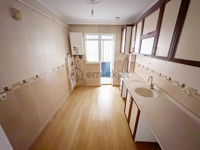Kuşcağız Mahallesi'nde Cadde Üzerinde 2+1 Daire! 3