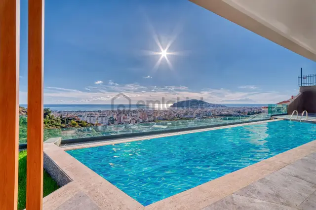 Alanya'da 5+2 Müstakil Tripleks Lüks Villa Panoramik Manzara Asansörlü Havuz & Otopark 658m² Brüt. 1