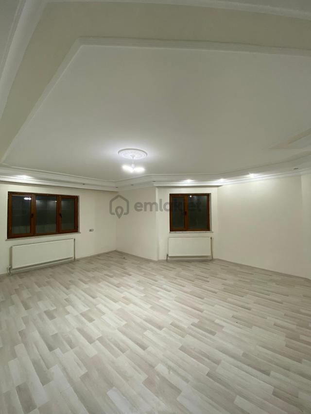 Alipaşa Mahallesinde Satılık Site İçi Geniş 4+1 Daire 4