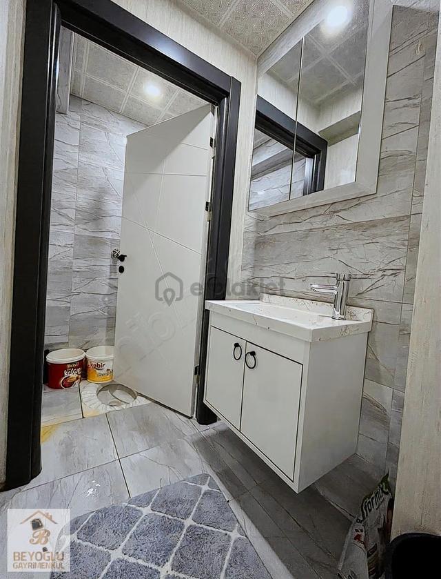 Beyoğlu'ndan Lüx Sitede K.otoparklı T.balkonlu 11.kat Manzaralı 4