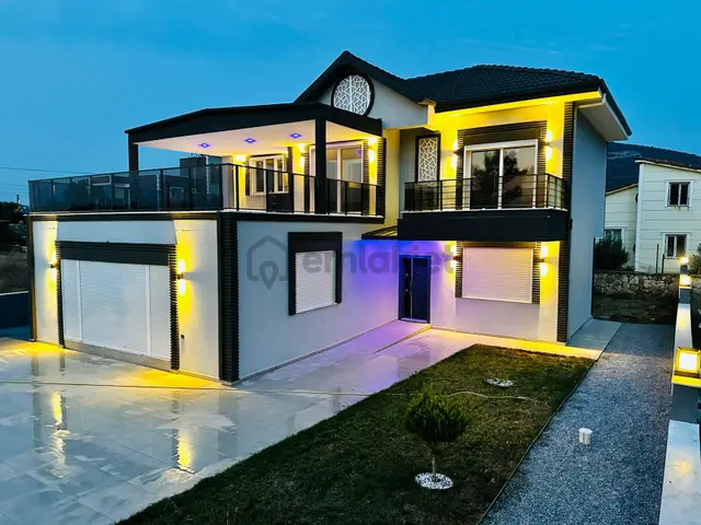 Didim Yeşiltepede Merkezi Konumda 700 M2 Arsa İçinde 4+1 Lüks Villa 3