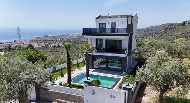 Altınolukda Zarif Yaşam Alanı Modern Tasarımlı Havuzlu 4+1 Villa 5