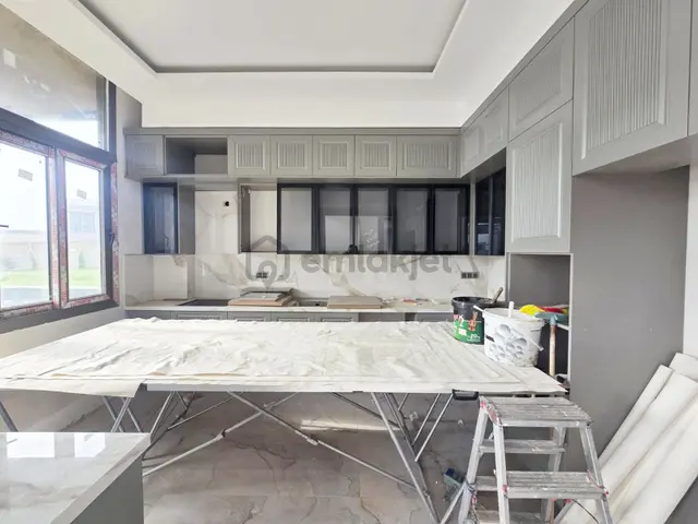 Kabasakal'da 530 M2 Arsalı Site İçi Bağımsız Bireysel Yüzme Havuzlu K. Mutfaklı Akıllı Ev Sistemli 2