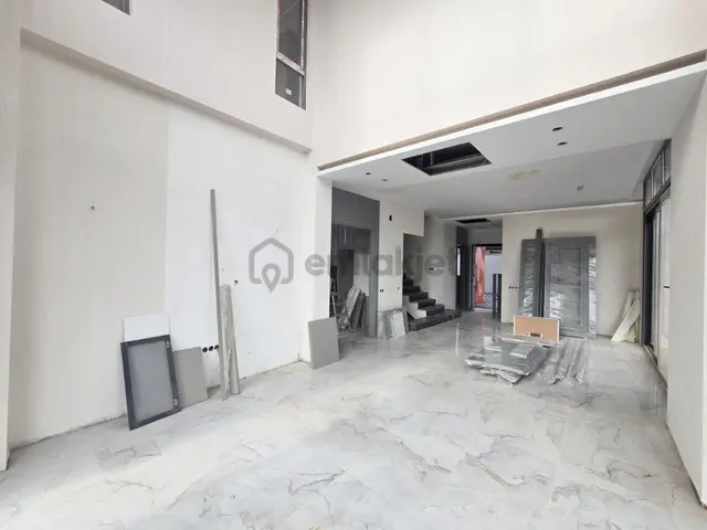 Kabasakal'da 530 M2 Arsalı Site İçi Bağımsız Bireysel Yüzme Havuzlu K. Mutfaklı Akıllı Ev Sistemli 4