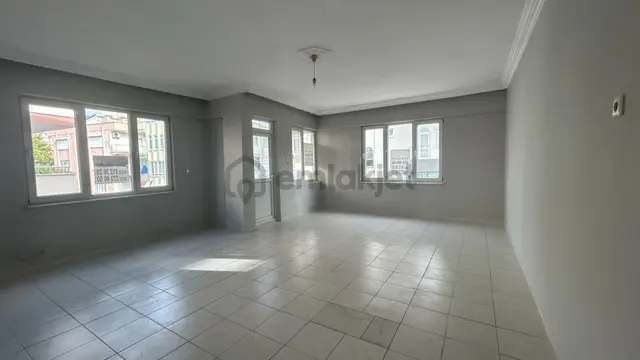 Alanya Merkez Saray Mahallesi Atatürk Caddesinde Kiralık 2+1 1