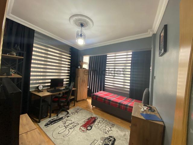 Acill Konak 26 Ağustos Mah.de Levent Meydan Yakını 2+1 70m2 Ayrı Mutfak Arakat Bakımlı Satılık Daire 5
