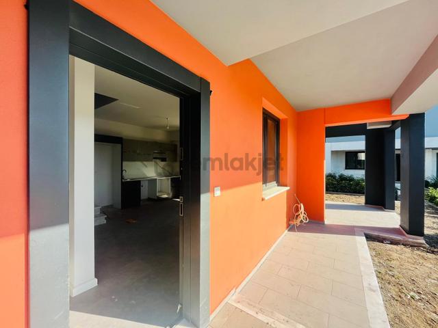 Emsalsiz Havuzlu Site İçerisinde 2+1 117 M2 İkiz Villa 4