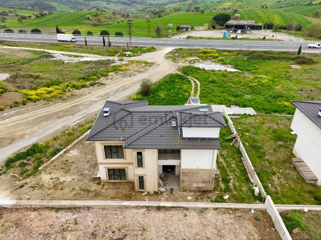 Balıkesir Karesi Naipli'de Satılık 4+1 252 M² Köşe Villa 5