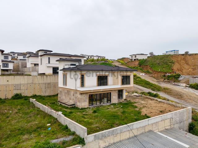 Balıkesir Karesi Naipli'de Satılık 4+1 252 M² Köşe Villa 1