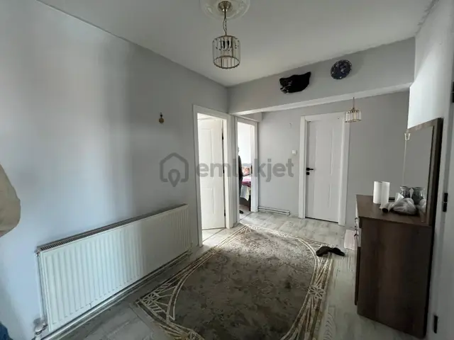 Merkezi Konumda, Yürüyerek Her Yere Ulaşım! 3+1 Bakımlı Daire! 3