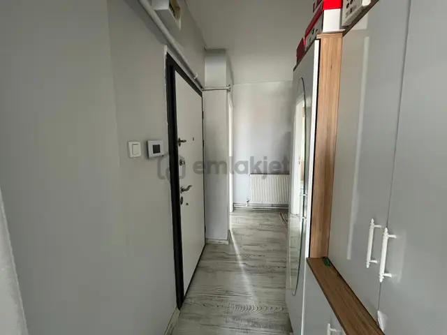Merkezi Konumda, Yürüyerek Her Yere Ulaşım! 3+1 Bakımlı Daire! 2