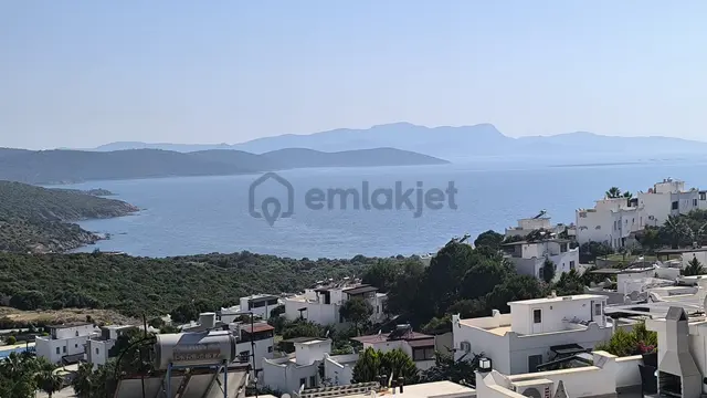 Gültan Sitesinde Havuzlu Bahçeli Muhteşem Deniz Manzaralı 4