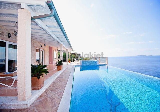 Antalya Kaş’ta 4+1 Villa Ve 1 Adet 2+1, 2 Adet 1+1 Daire 5