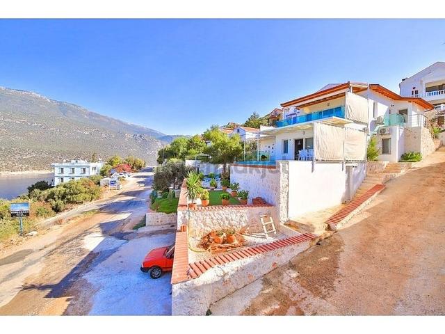 Antalya Kaş Yarımadası'nda Yatırıma Uygun 2+1 Eşyalı Villalar 5