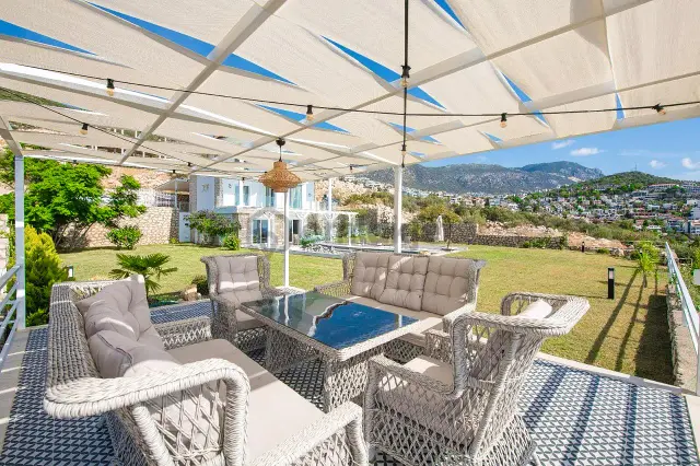 Kaş Kalkan’da Denize Sıfır Full Eşyalı Lüks Villa 4