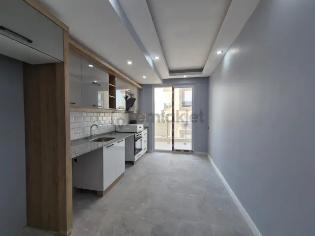 Göçerler'de Şehir Hastanesi 2 Km Havuzlu Ebeveyn Banyo Site İçi 2+1 Daire 2