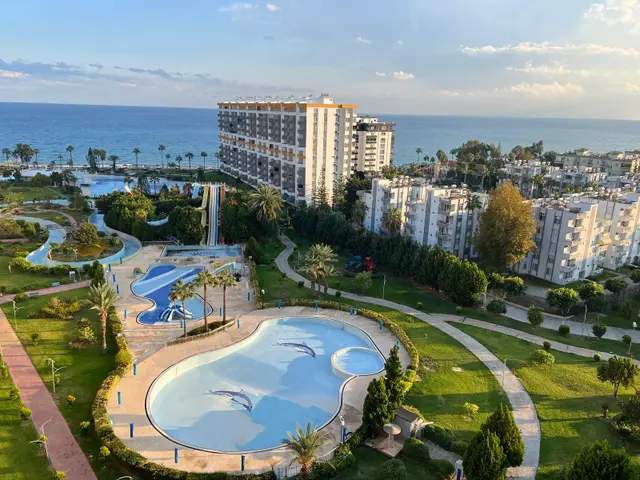 Remax Toros'tan Queenaba 1 Sitesi'nde Full Eşyalı 3+1 1