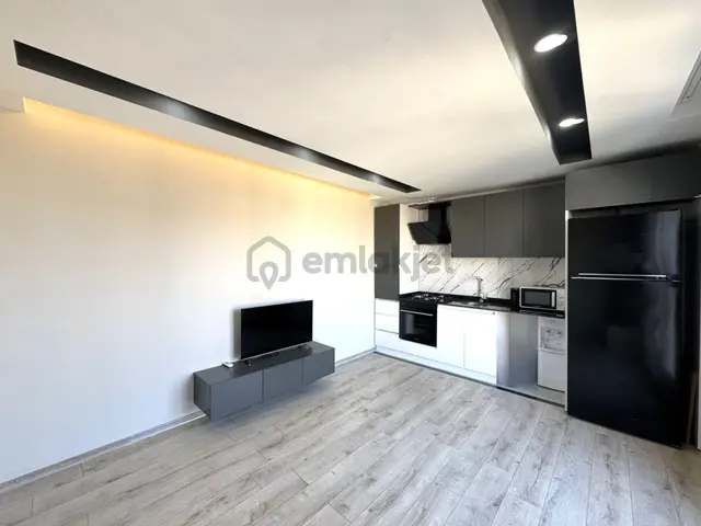 Yenigünde Mevlana Caddesi Yakını Lüks 1+1 Arakat Daire 5