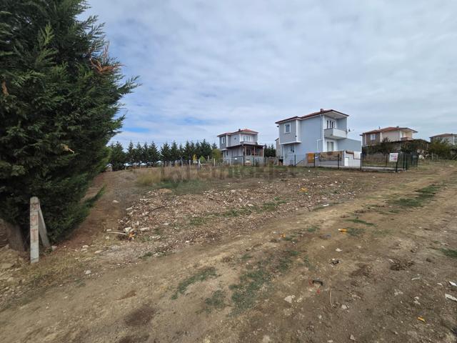 Haydar Emlaktan Bahgçelievlerde 249 M2 Köşe Villa Arsası 3